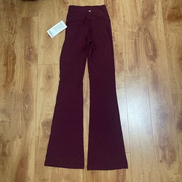 Lululemon Women SHR Groove Nulu Flared Pant Garnet Size 4 New With Tags - Picture 2 of 8